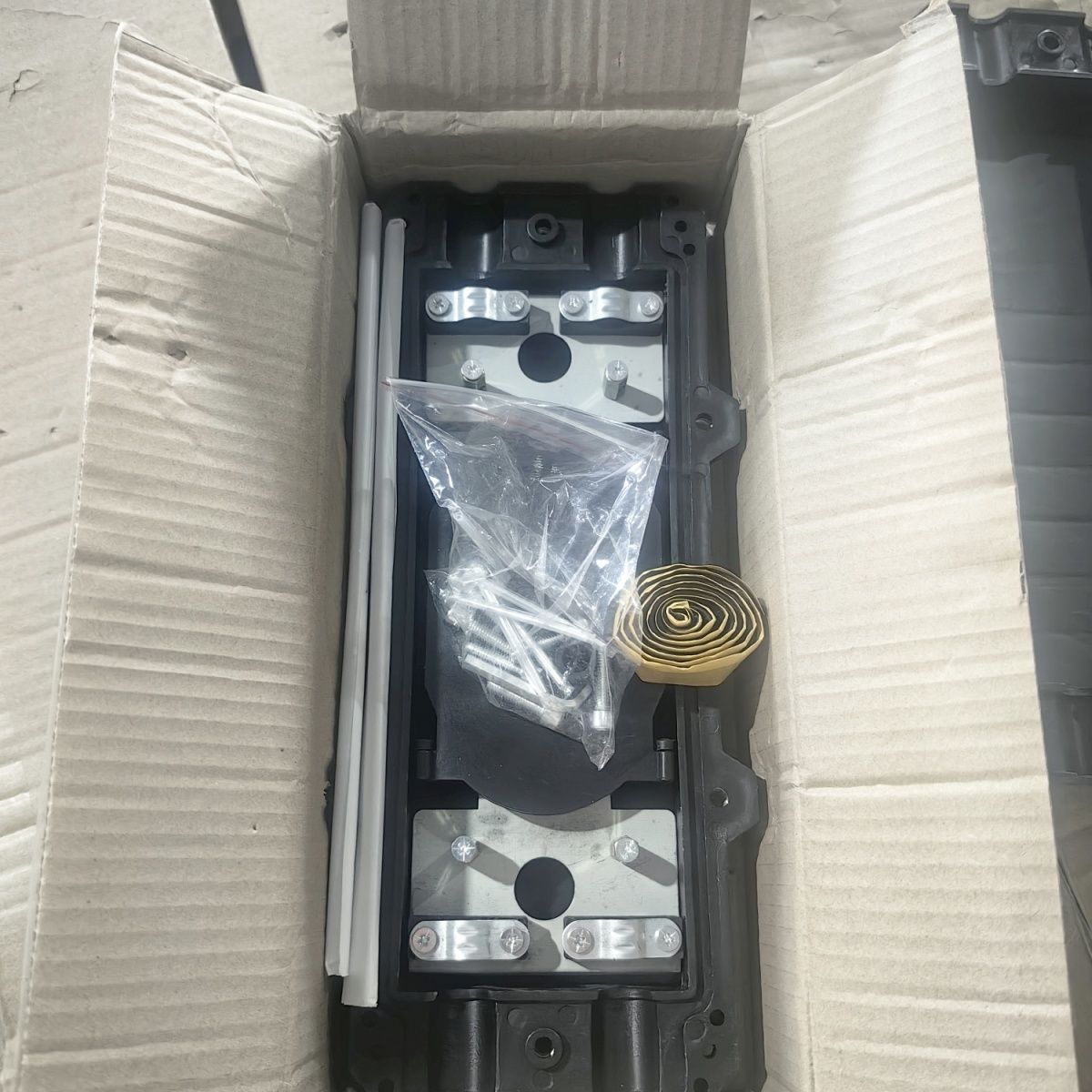 加厚高品质带铁板12芯/24芯光缆接头盒深度解析与选型指南